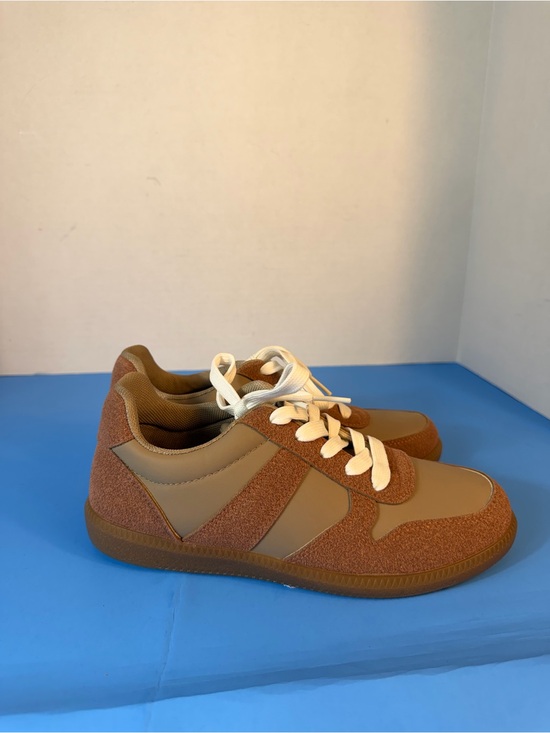 Qupid Shoes - Casual Brown Sneakers with White Laces